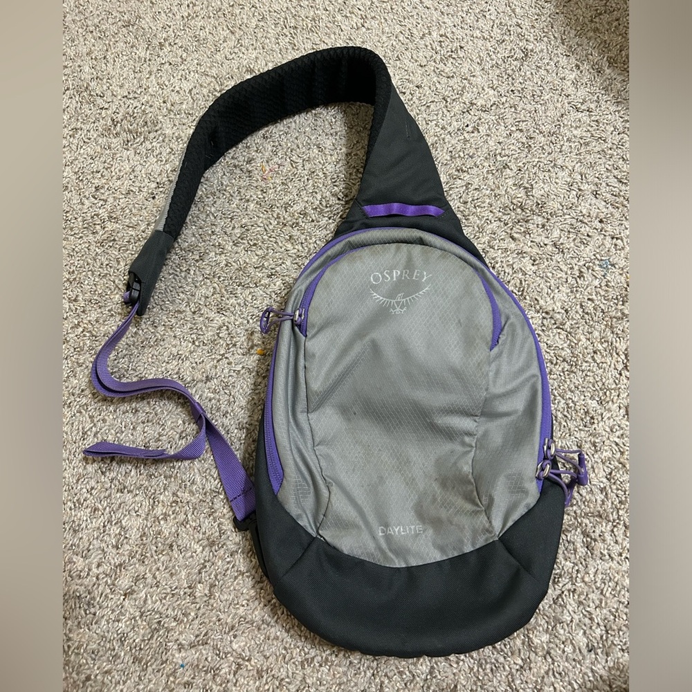 Osprey Daylite Sling Medium Grey/Dark Charcoal/Purple Outdoor Mesh Zip Shoulder